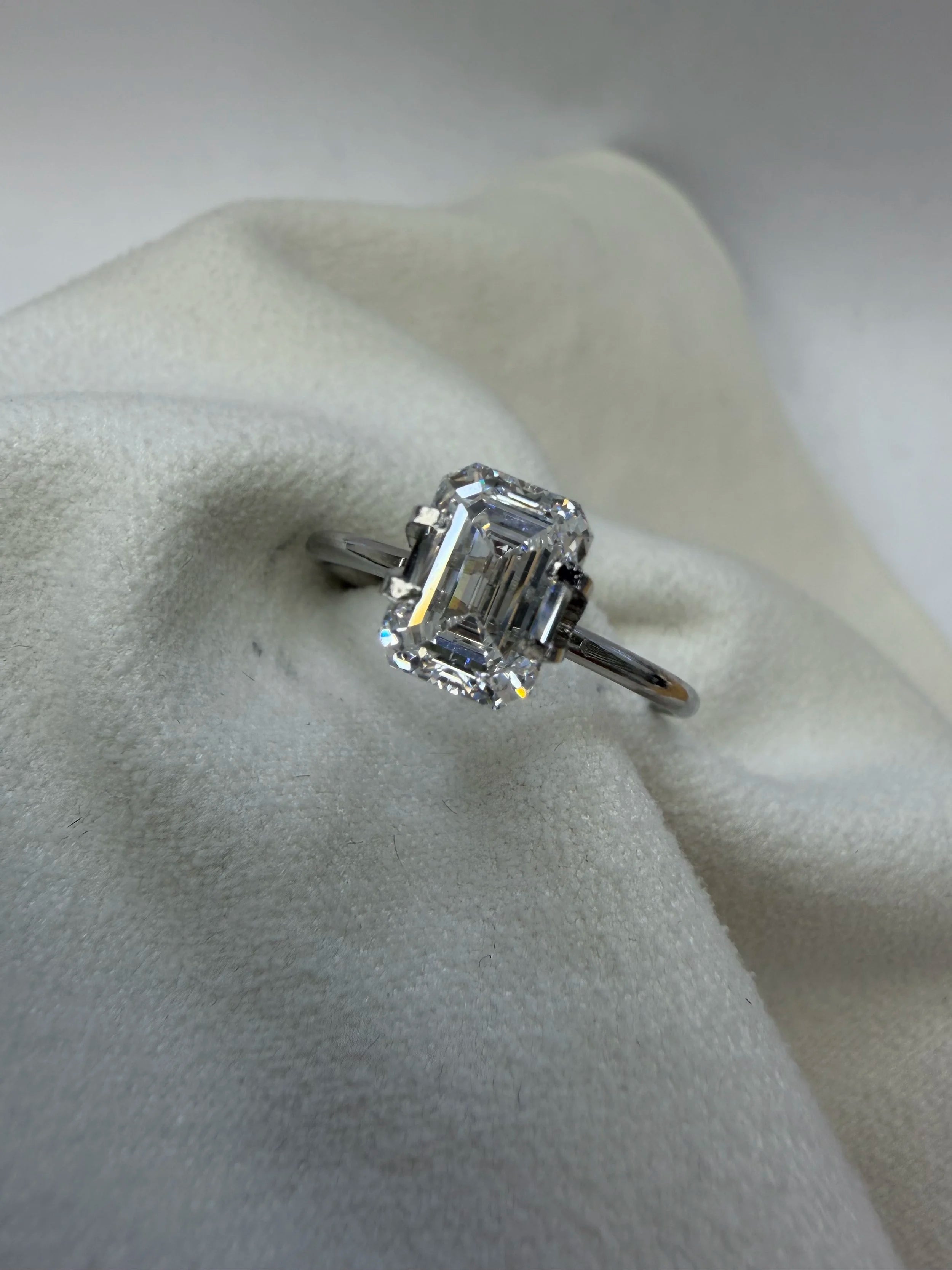 2.05 ct D/VS1 Emerald Cut Lab-Grown Diamond