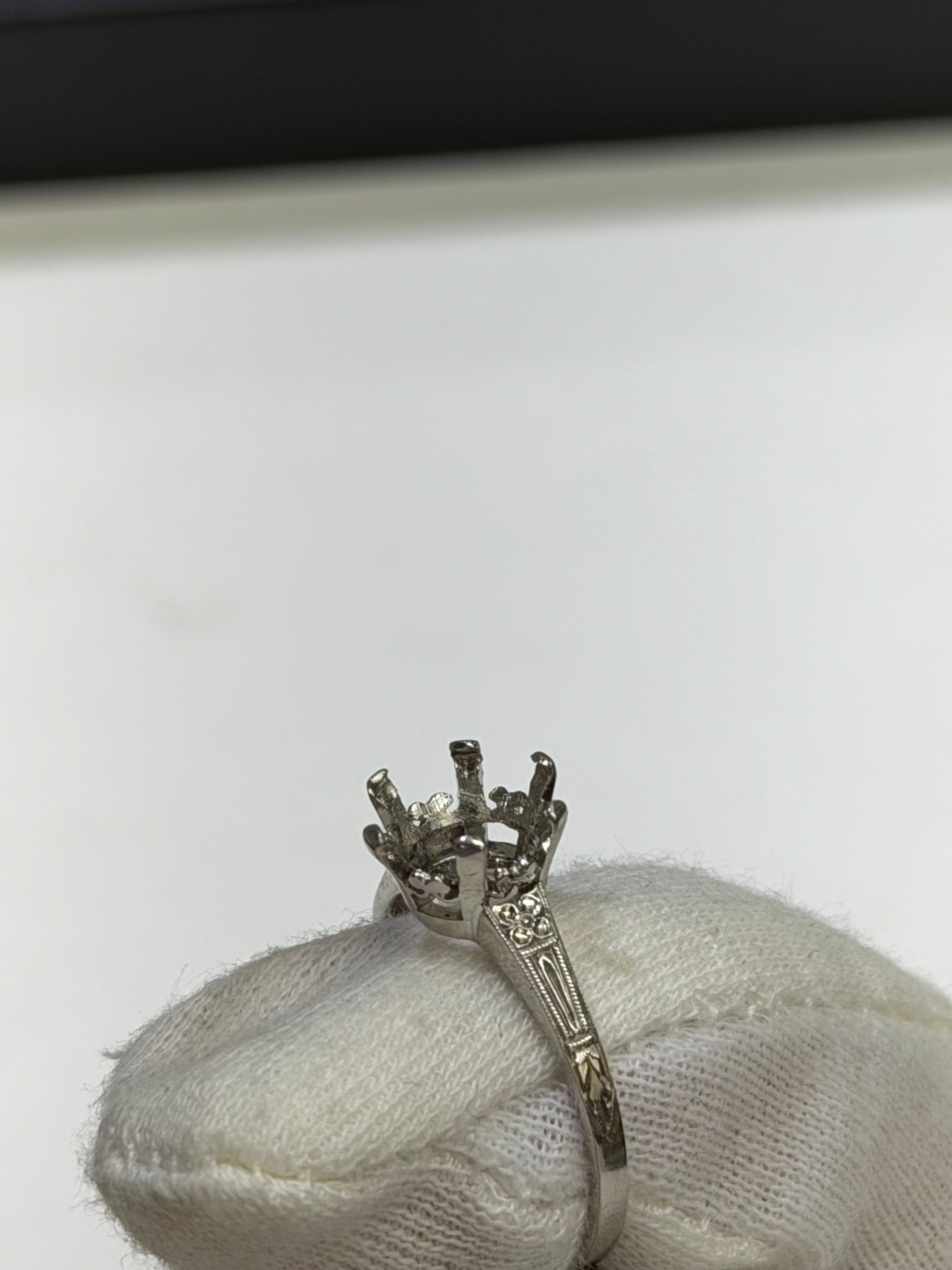 Vintage 1920s-1930s Art Deco Platinum Engagement Ring
