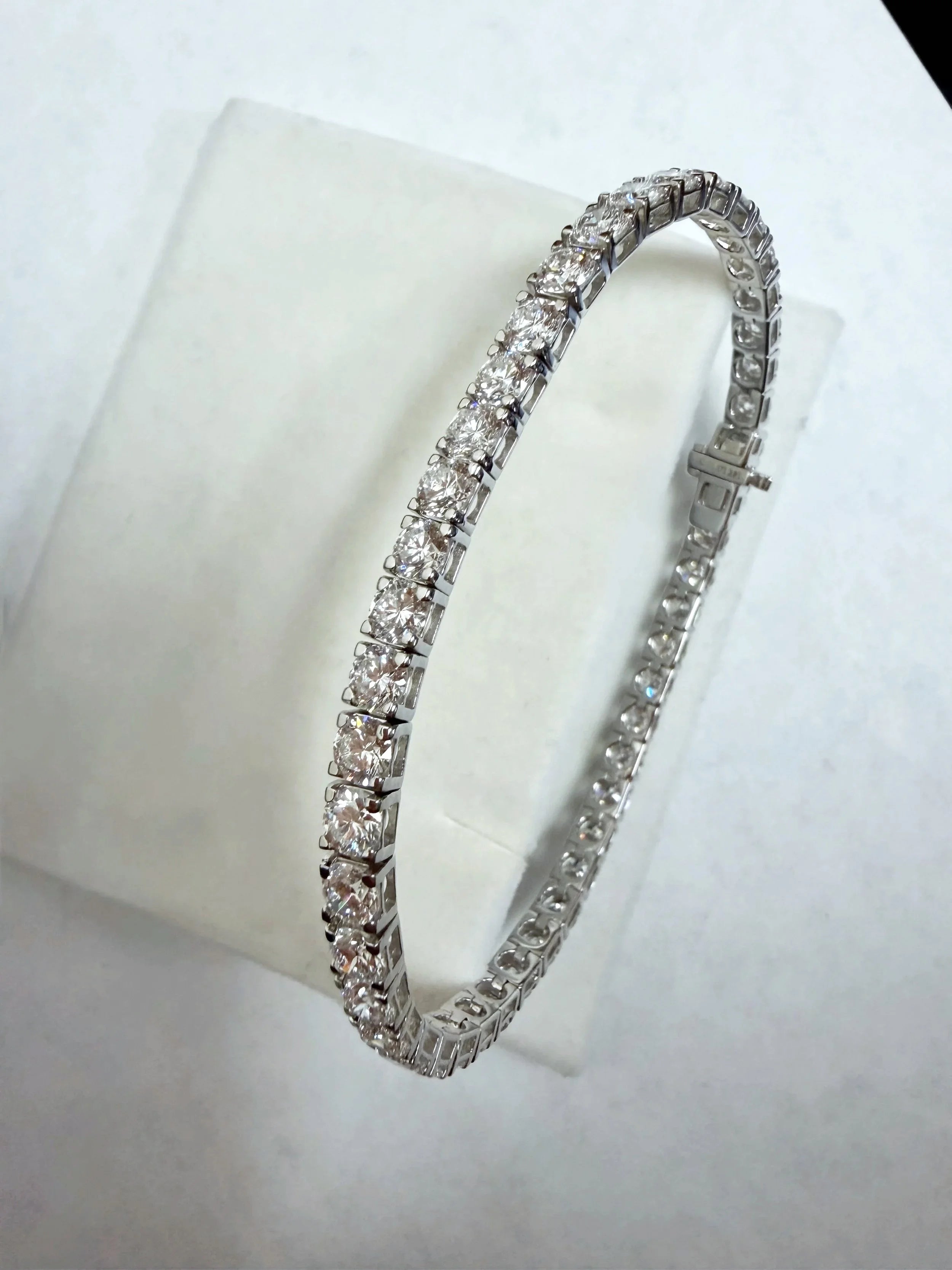 14k White Gold 10 ct tw Lab-Grown Diamond Tennis Bracelet