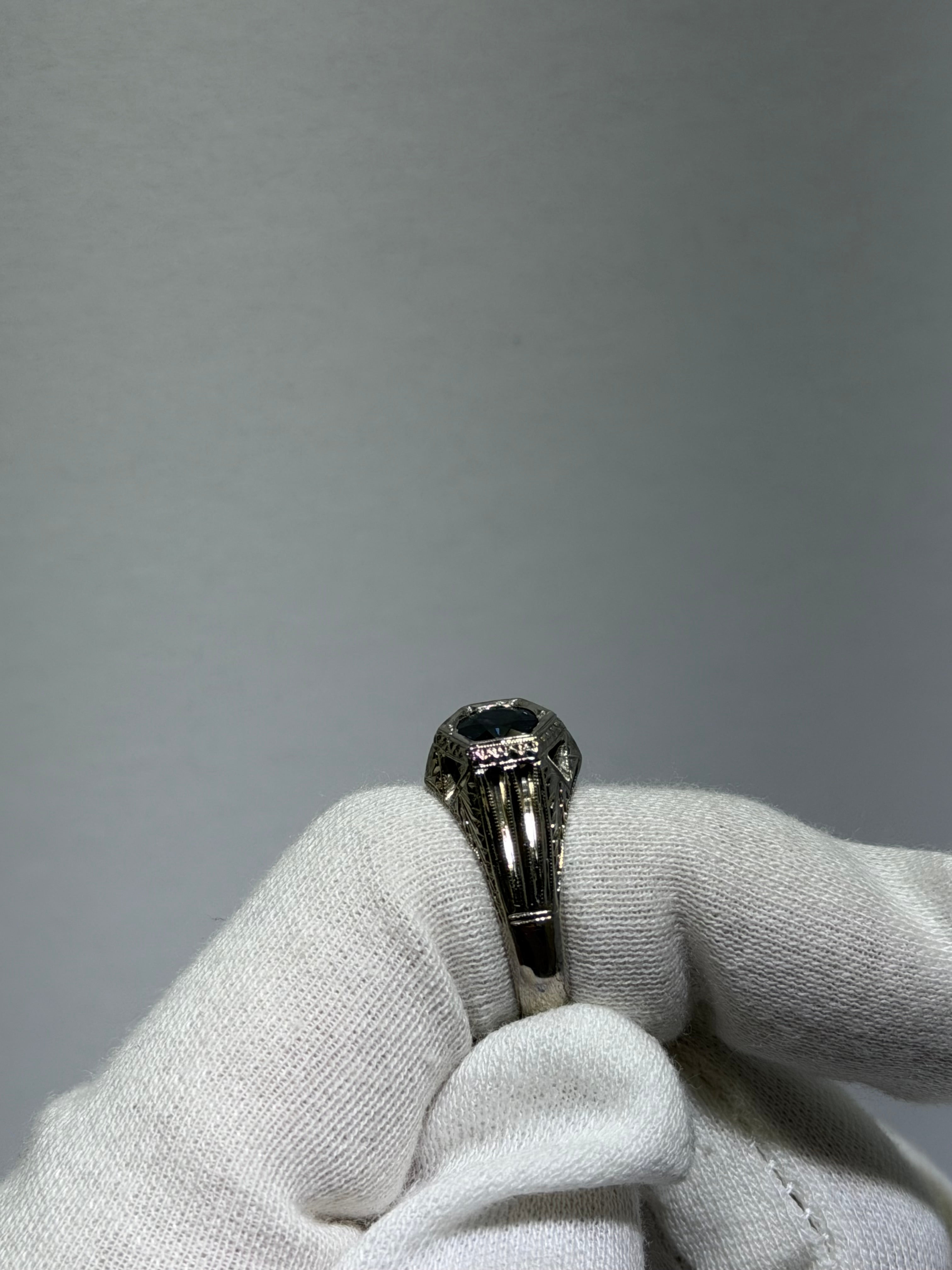 Antique 14K White Gold Edwardian-Art Deco Transitional Ring with 0.91ct Untreated Natural Sapphire, circa 1915–1923