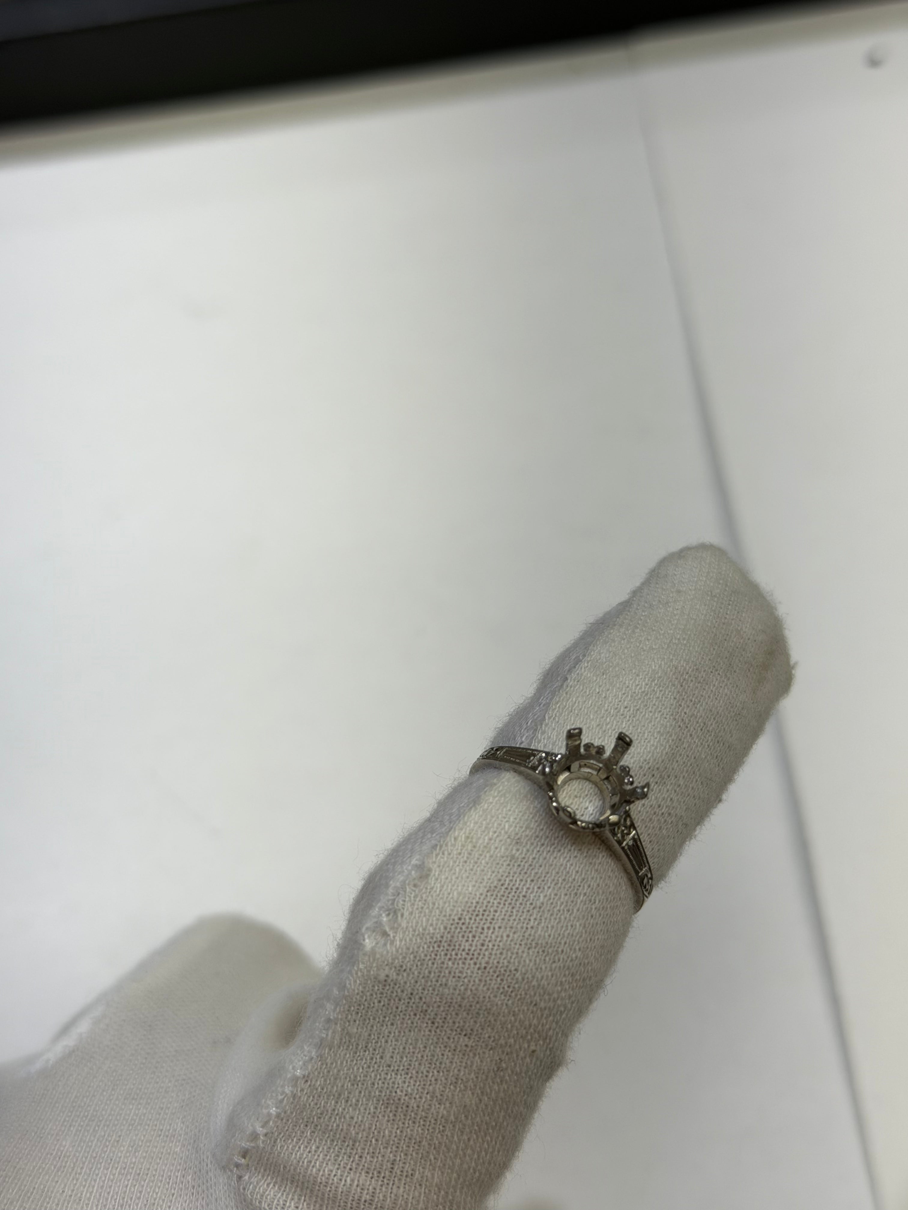 Vintage 1920s-1930s Art Deco Platinum Engagement Ring