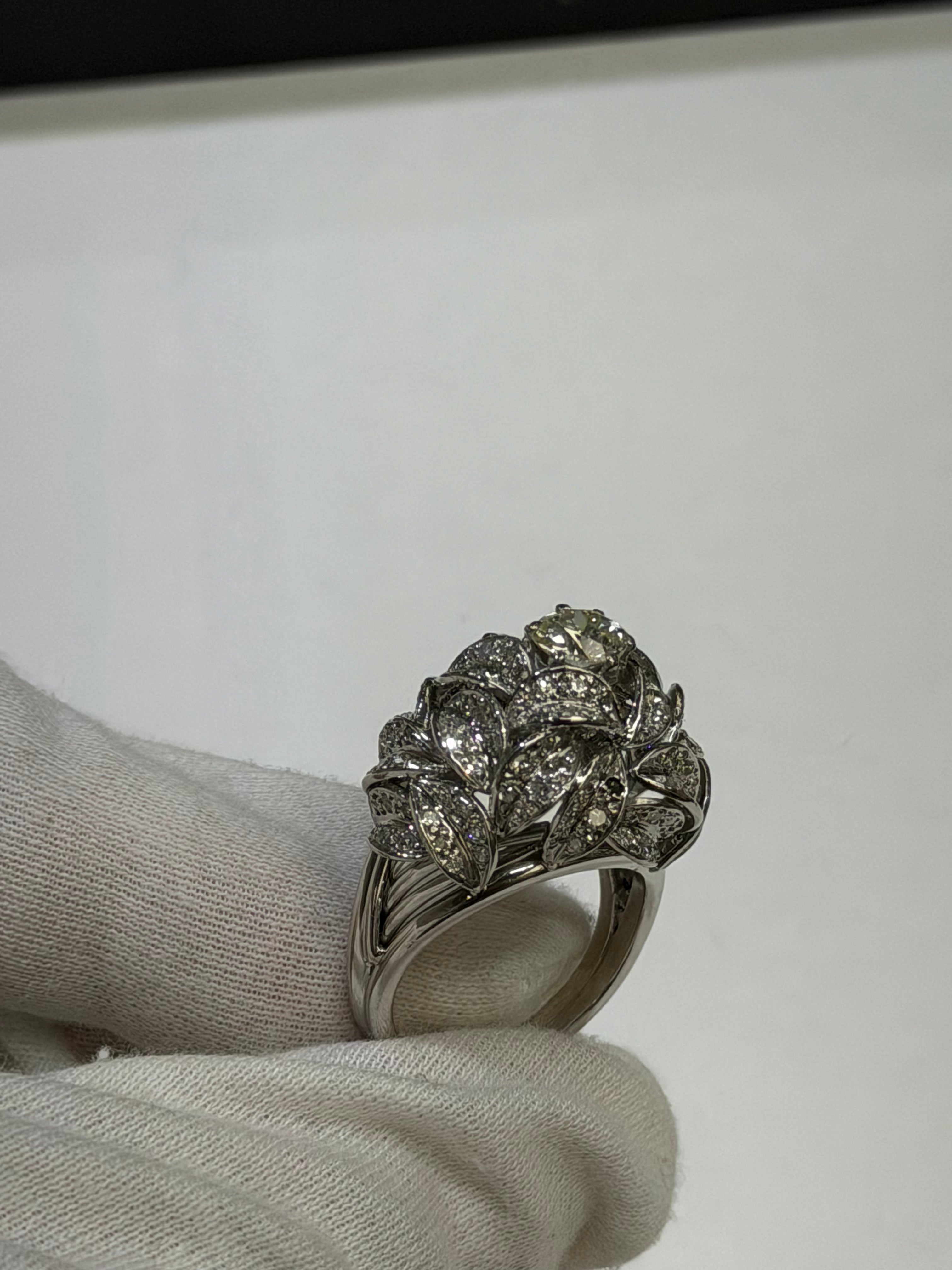 Vintage 1940s Retro Platinum Ring with Old European Cut Diamonds