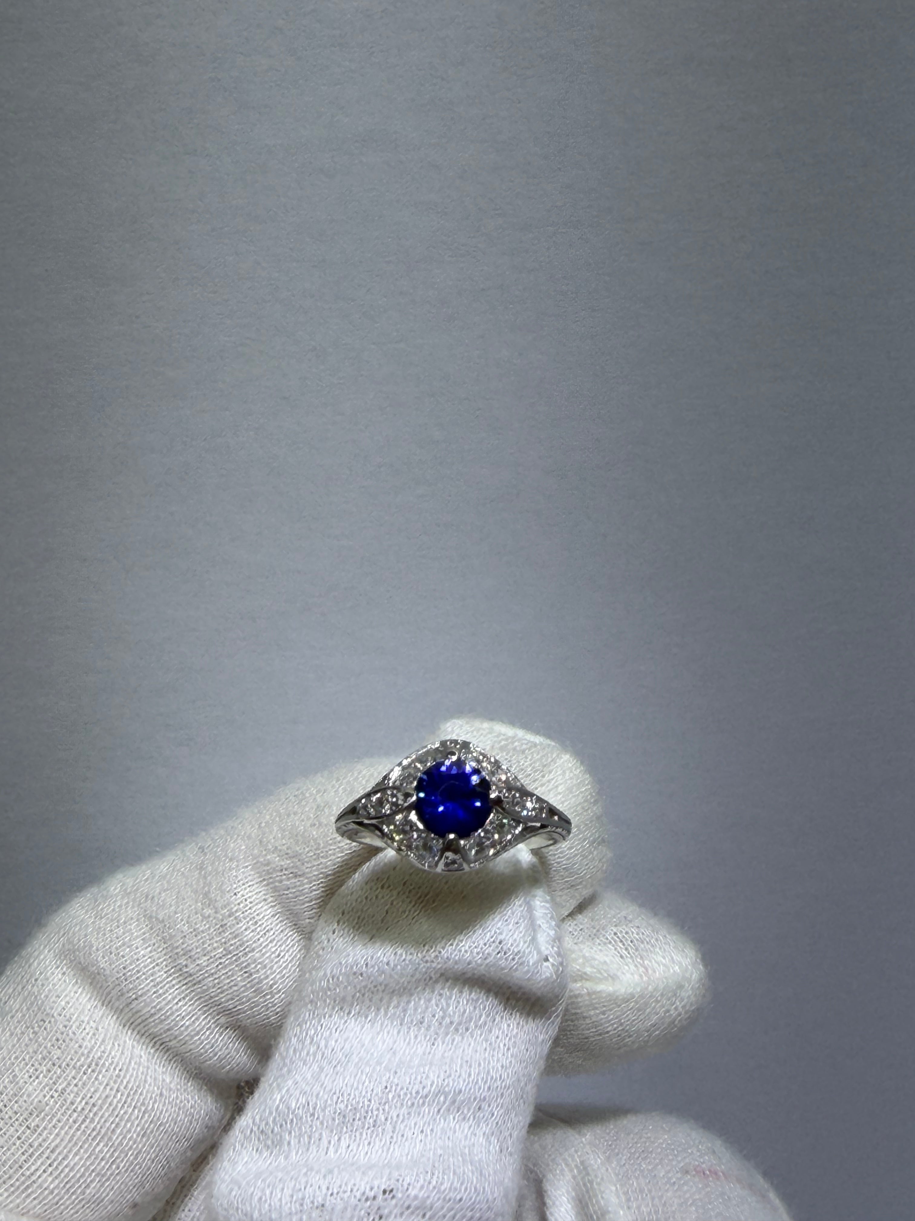 Antique Platinum Sapphire Ring with 0.82 ct Natural Sapphire & 0.41 ct Old Mine Cut Diamonds, c. 1915