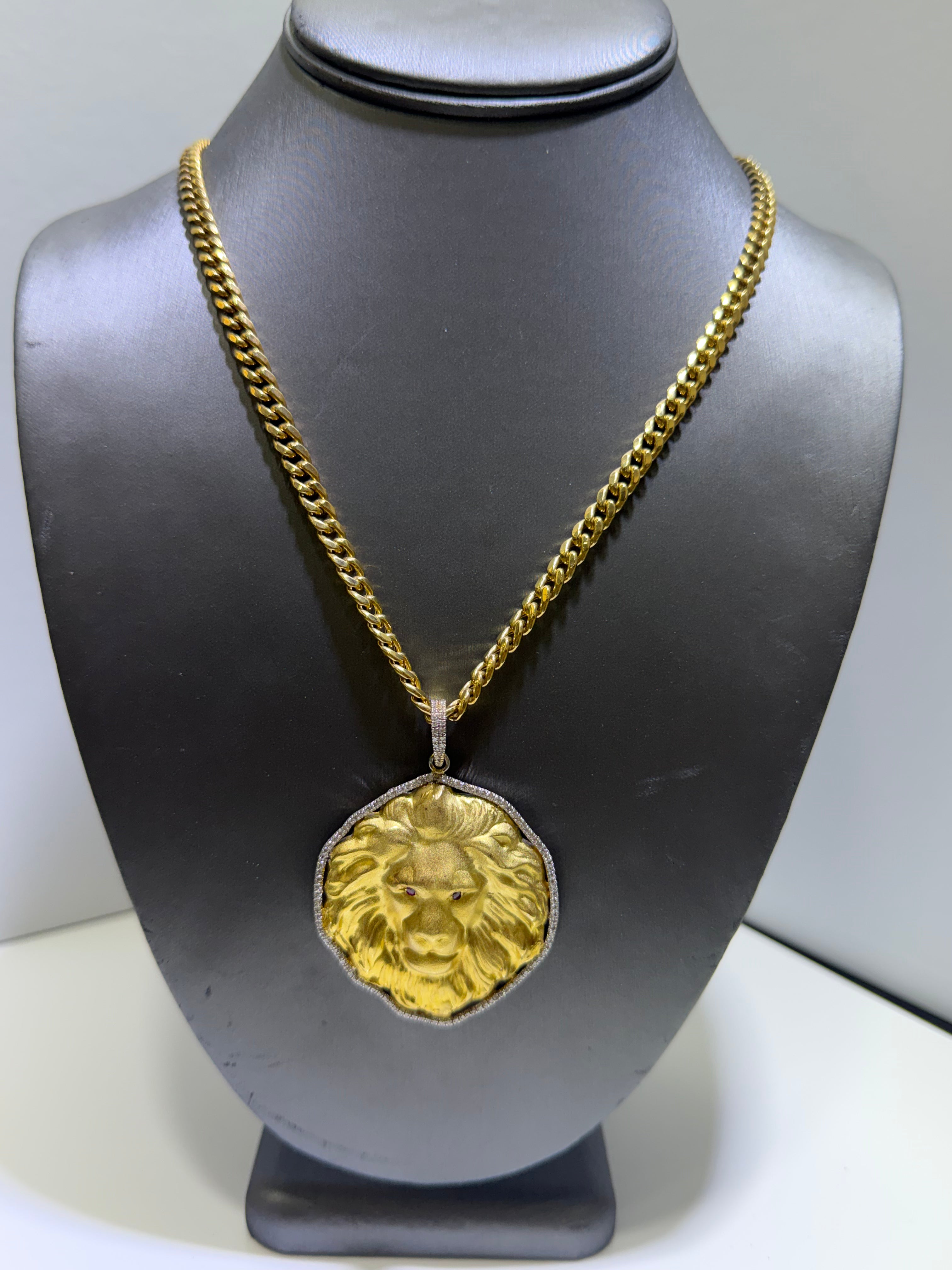 14K Yellow Gold Lion Head Pendant with 0.96 CT Natural Diamonds & Natural Ruby Eyes