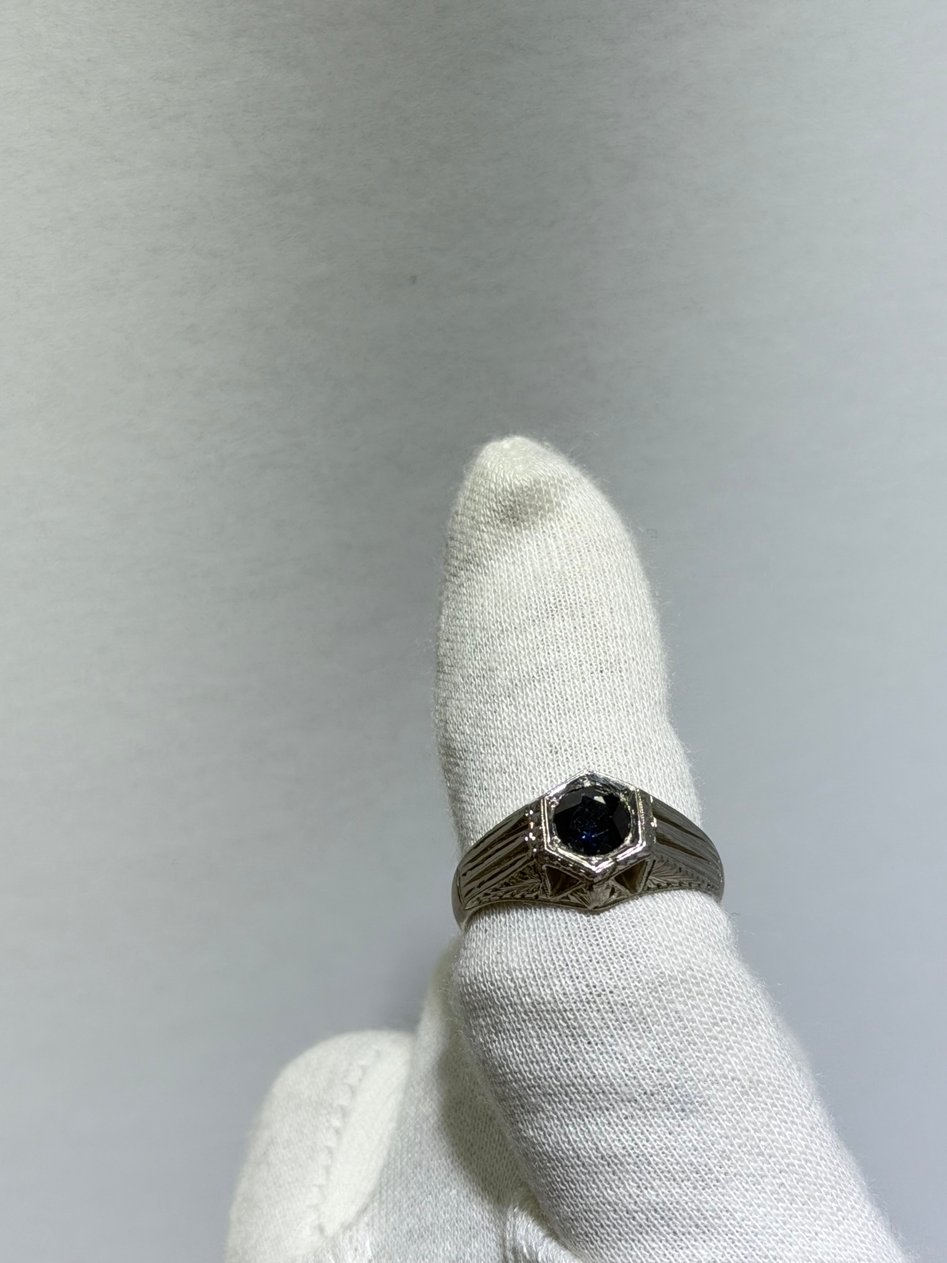 Antique 14K White Gold Edwardian-Art Deco Transitional Ring with 0.91ct Untreated Natural Sapphire, circa 1915–1923